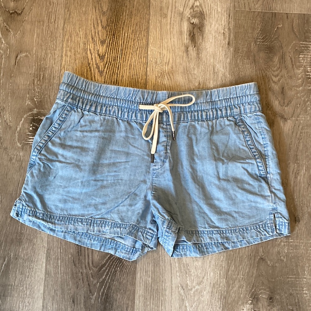 100% Tencel Chambray Denim Eddie Bauer Shorts Size 8
